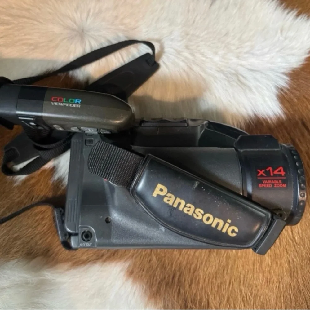 Panasonic Palmcorder IQ PV-IQ505 Camcorder untested (description)